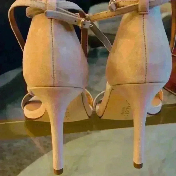 Halston Heritage Evie Sandal EUC - Picture 4 of 5